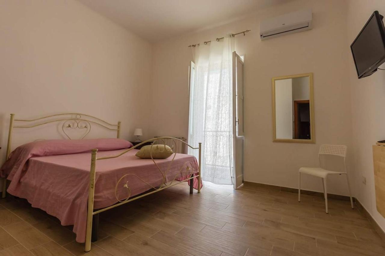 Affittacamere Raggio Di Sole Taranto Exterior photo